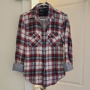 American Eagle Plaid Button Up Shirt